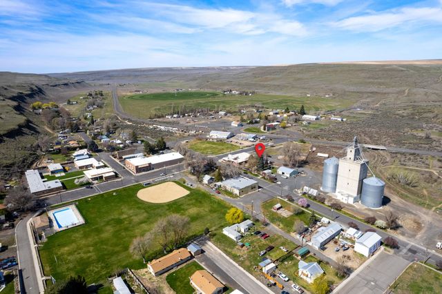 110 E Weston St, Other, WA 99335