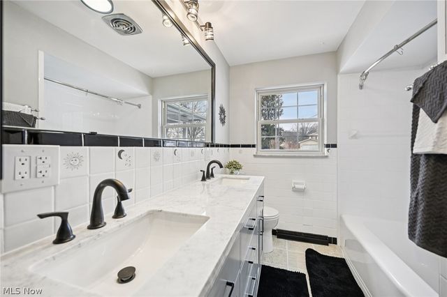 1050 Lake View Drive, Zanesville, OH 43701