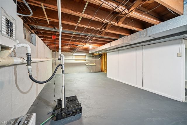 1050 Lake View Drive, Zanesville, OH 43701