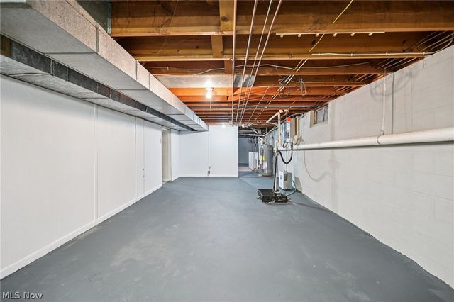 1050 Lake View Drive, Zanesville, OH 43701