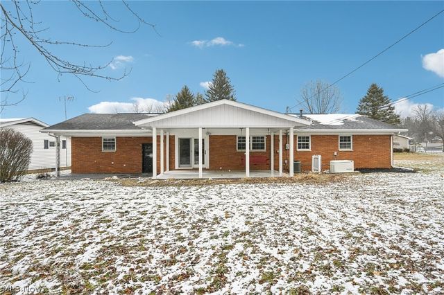 1050 Lake View Drive, Zanesville, OH 43701