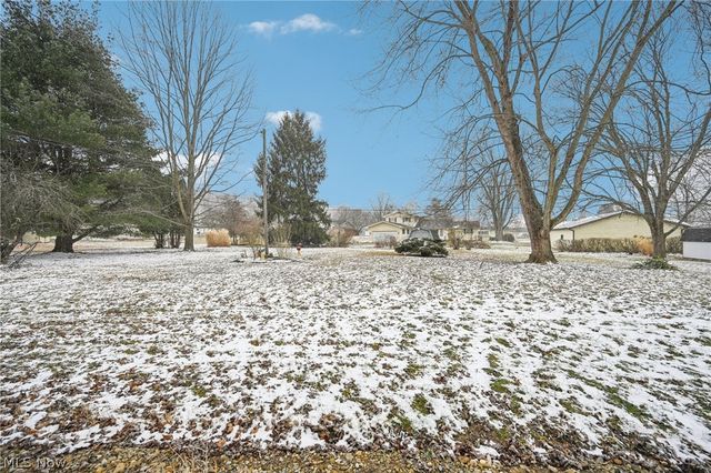 1050 Lake View Drive, Zanesville, OH 43701