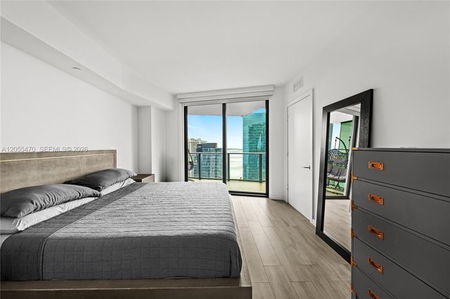 1300 S Miami Ave 3303, Miami, FL 33130