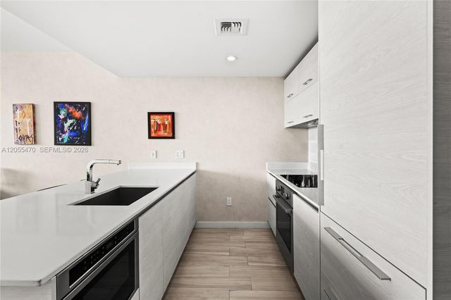 1300 S Miami Ave 3303, Miami, FL 33130