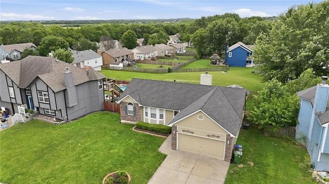 113 E Sierra Drive, Raymore, MO 64083