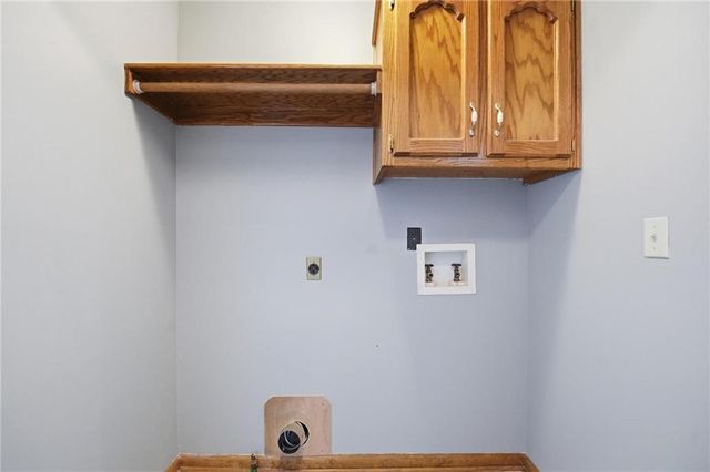 113 E Sierra Drive, Raymore, MO 64083