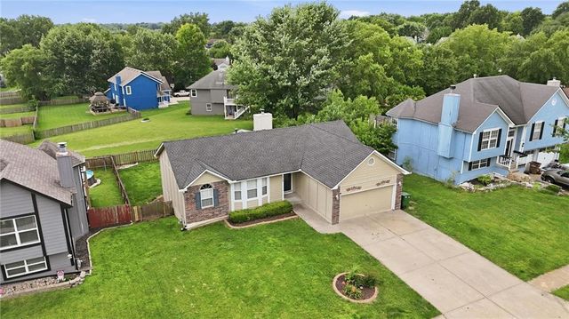 113 E Sierra Drive, Raymore, MO 64083