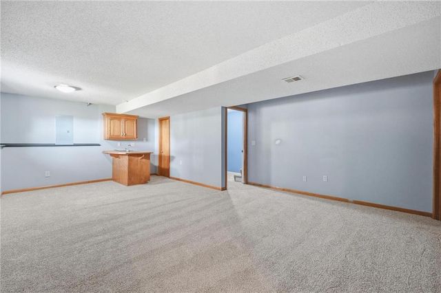 113 E Sierra Drive, Raymore, MO 64083
