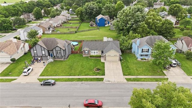 113 E Sierra Drive, Raymore, MO 64083
