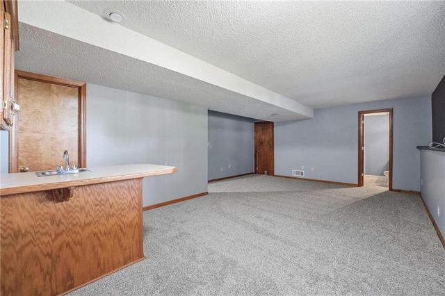 113 E Sierra Drive, Raymore, MO 64083