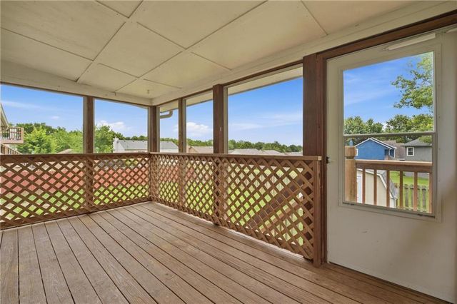 113 E Sierra Drive, Raymore, MO 64083