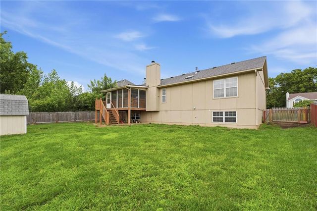 113 E Sierra Drive, Raymore, MO 64083