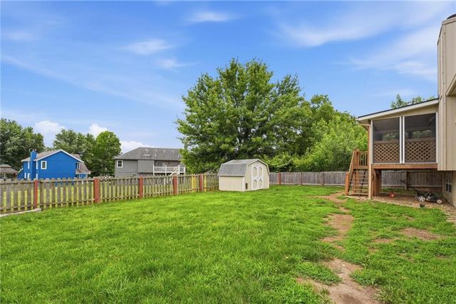 113 E Sierra Drive, Raymore, MO 64083