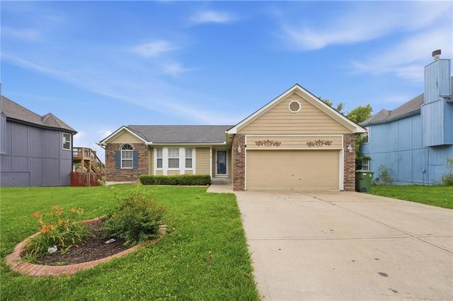 113 E Sierra Drive, Raymore, MO 64083