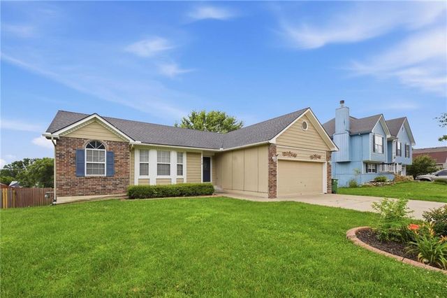 113 E Sierra Drive, Raymore, MO 64083