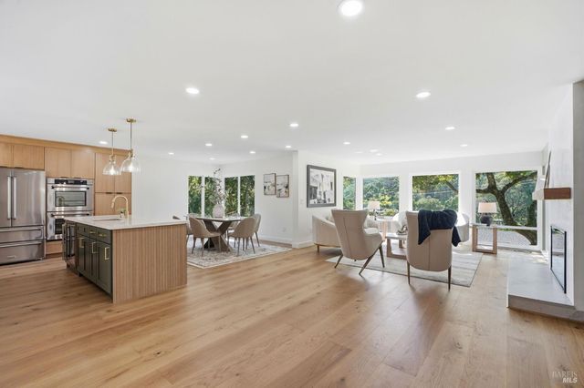 36 Capilano Dr, Novato, CA 94949