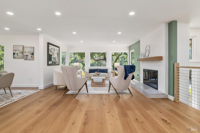 36 Capilano Dr, Novato, CA 94949