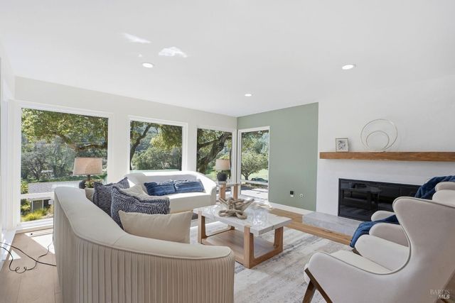 36 Capilano Dr, Novato, CA 94949