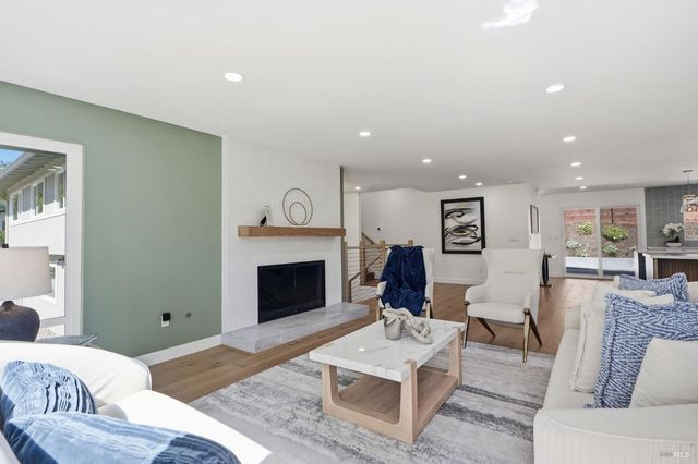 36 Capilano Dr, Novato, CA 94949