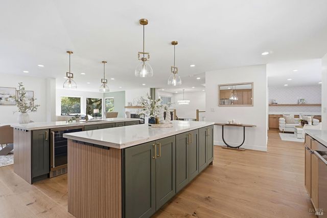 36 Capilano Dr, Novato, CA 94949