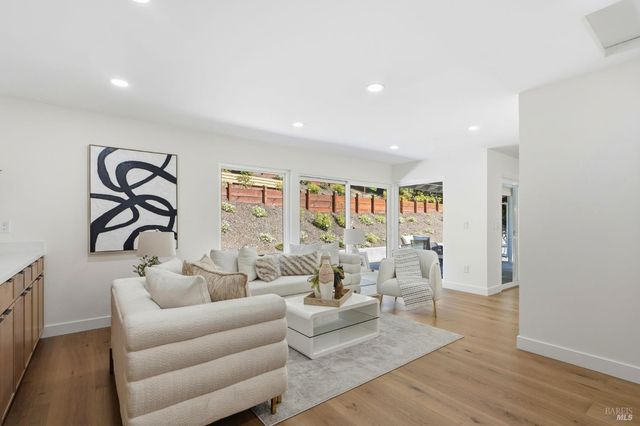 36 Capilano Dr, Novato, CA 94949