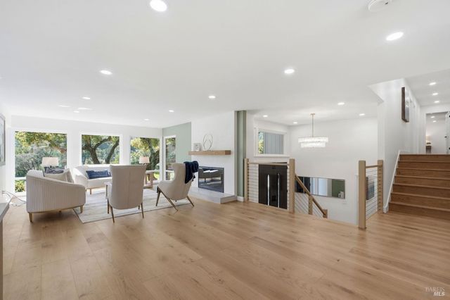 36 Capilano Dr, Novato, CA 94949