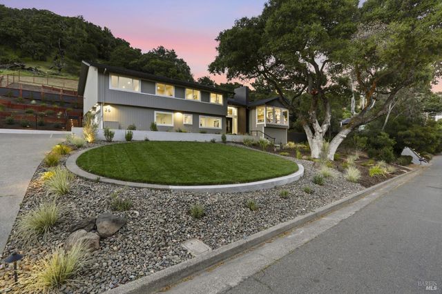 36 Capilano Dr, Novato, CA 94949