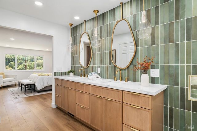 36 Capilano Dr, Novato, CA 94949