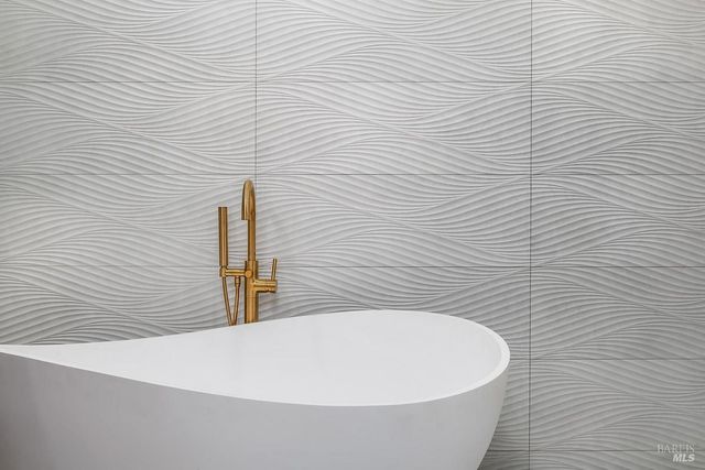 36 Capilano Dr, Novato, CA 94949