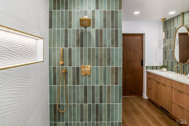 36 Capilano Dr, Novato, CA 94949