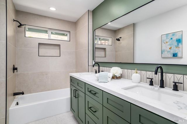 36 Capilano Dr, Novato, CA 94949