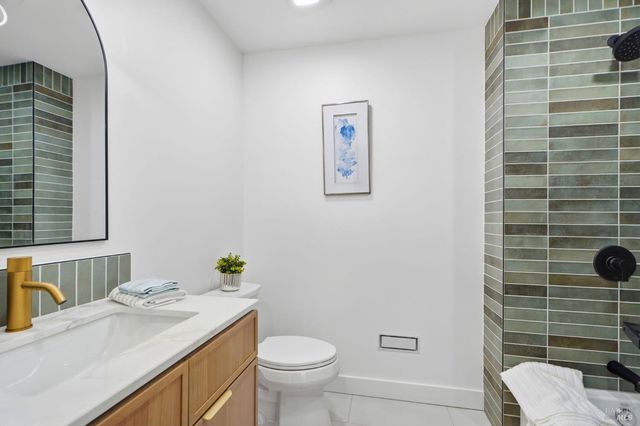 36 Capilano Dr, Novato, CA 94949