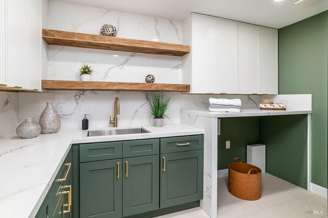 36 Capilano Dr, Novato, CA 94949