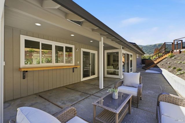 36 Capilano Dr, Novato, CA 94949