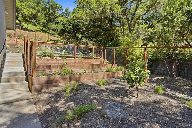 36 Capilano Dr, Novato, CA 94949