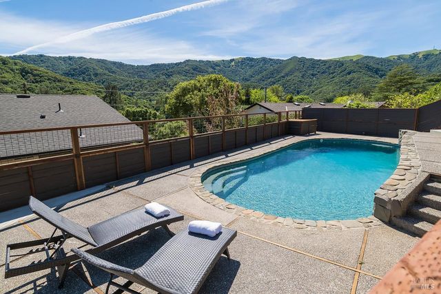 36 Capilano Dr, Novato, CA 94949