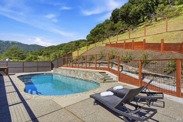 36 Capilano Dr, Novato, CA 94949