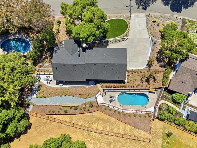 36 Capilano Dr, Novato, CA 94949