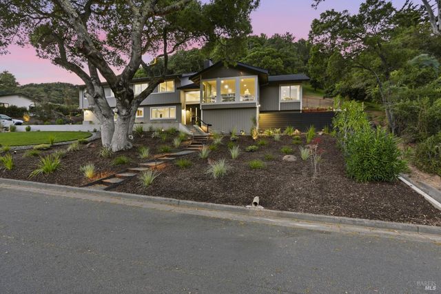 36 Capilano Dr, Novato, CA 94949