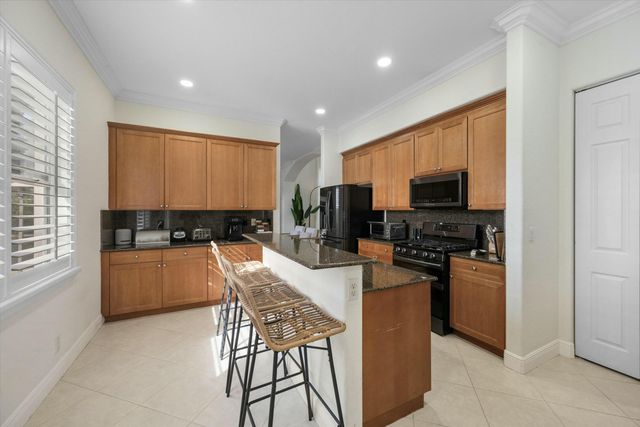 1386 Beacon Circle, Wellington, FL 33414