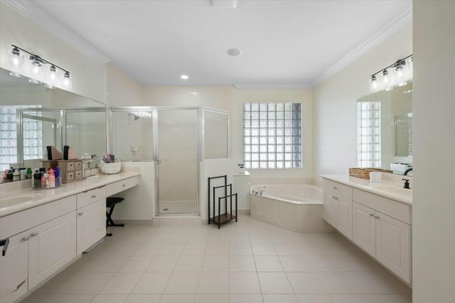 1386 Beacon Circle, Wellington, FL 33414