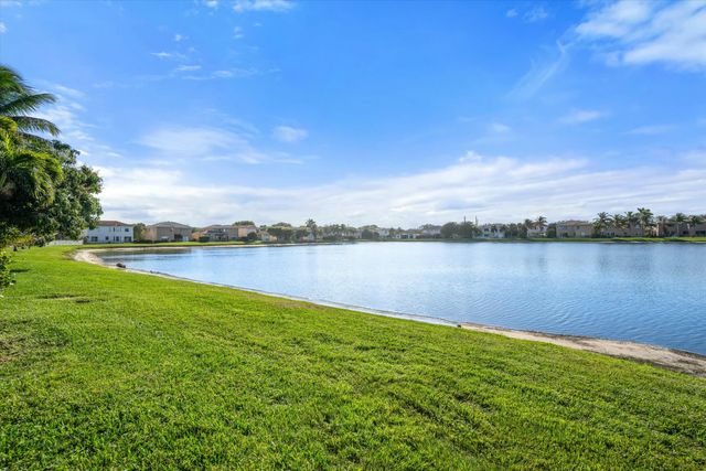 1386 Beacon Circle, Wellington, FL 33414