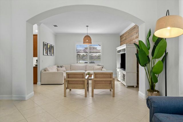 1386 Beacon Circle, Wellington, FL 33414