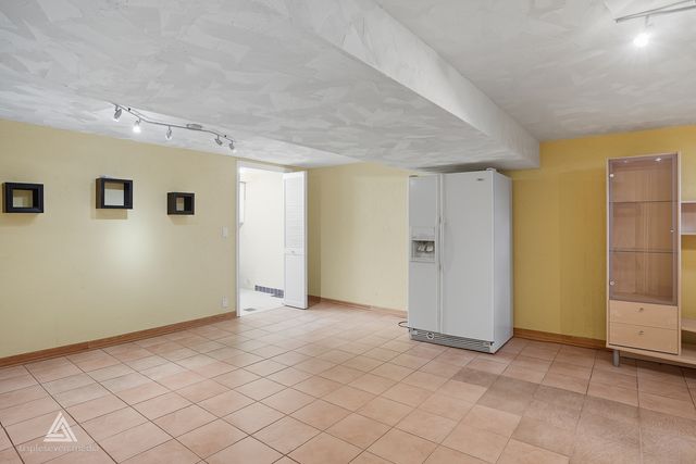 243 Washington Square, Wood Dale, IL 60191