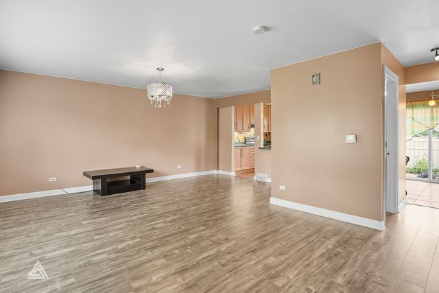 243 Washington Square, Wood Dale, IL 60191