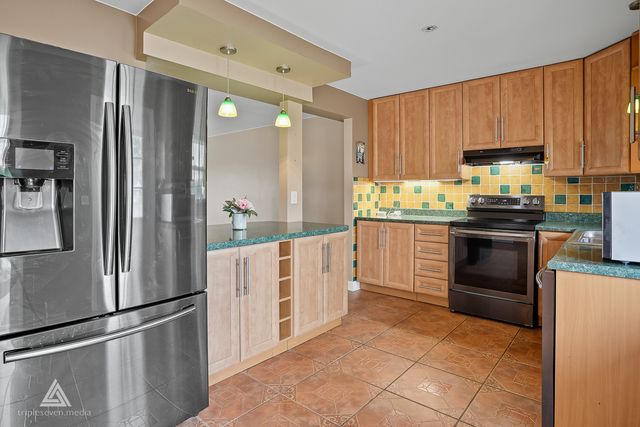 243 Washington Square, Wood Dale, IL 60191