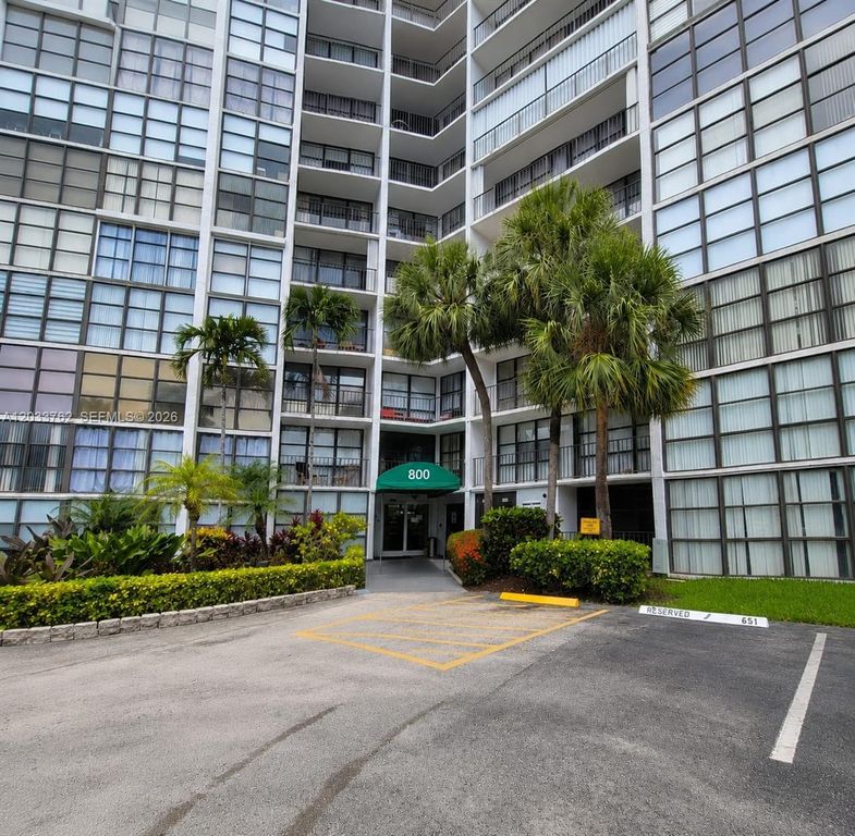 800 Parkview Drive 512, Hallandale Beach, FL 33009