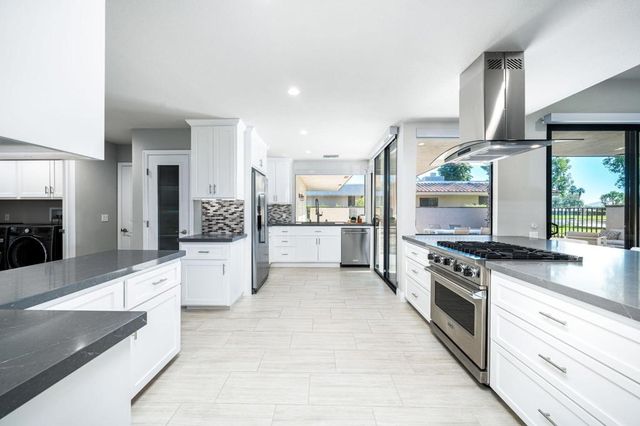 49 Columbia Drive, Rancho Mirage, CA 92270