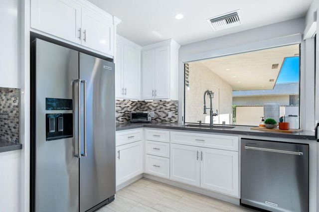 49 Columbia Drive, Rancho Mirage, CA 92270