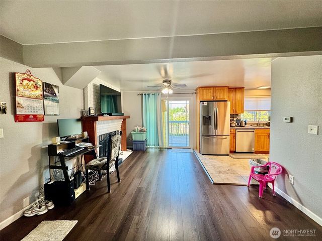 7711 40th Avenue Ct E, Tacoma, WA 98443